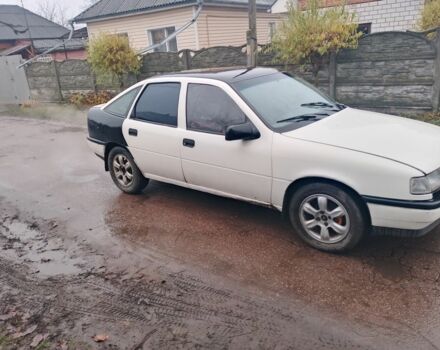 Белый Опель Вектра, объемом двигателя 1.6 л и пробегом 1 тыс. км за 1000 $, фото 1 на Automoto.ua