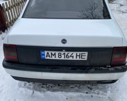 Белый Опель Вектра, объемом двигателя 1.7 л и пробегом 100 тыс. км за 1200 $, фото 4 на Automoto.ua