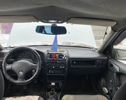 Белый Опель Вектра, объемом двигателя 1.7 л и пробегом 100 тыс. км за 1200 $, фото 5 на Automoto.ua