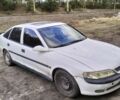 Белый Опель Вектра, объемом двигателя 1.6 л и пробегом 300 тыс. км за 600 $, фото 3 на Automoto.ua