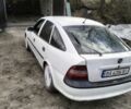 Белый Опель Вектра, объемом двигателя 1.6 л и пробегом 300 тыс. км за 600 $, фото 5 на Automoto.ua