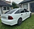Белый Опель Вектра, объемом двигателя 2 л и пробегом 240 тыс. км за 1500 $, фото 3 на Automoto.ua