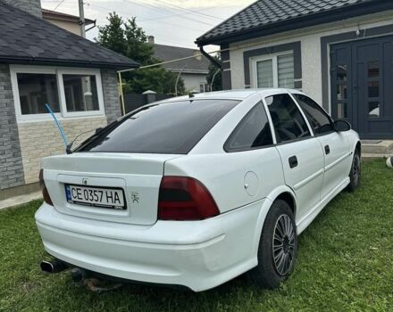 Белый Опель Вектра, объемом двигателя 2 л и пробегом 240 тыс. км за 1500 $, фото 2 на Automoto.ua