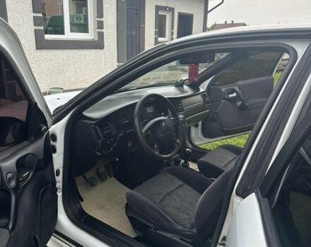 Белый Опель Вектра, объемом двигателя 2 л и пробегом 240 тыс. км за 1500 $, фото 4 на Automoto.ua