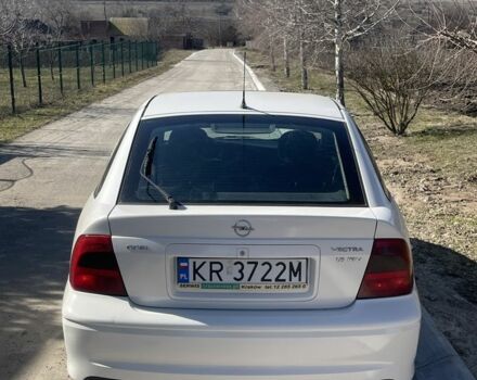 Белый Опель Вектра, объемом двигателя 1.8 л и пробегом 305 тыс. км за 1450 $, фото 4 на Automoto.ua