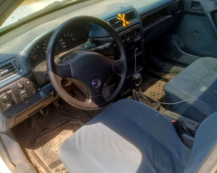 Белый Опель Вектра, объемом двигателя 1.6 л и пробегом 0 тыс. км за 850 $, фото 1 на Automoto.ua