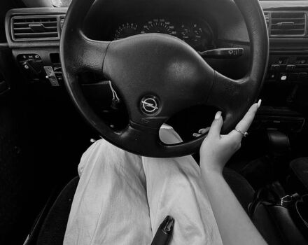 Белый Опель Вектра, объемом двигателя 2 л и пробегом 3 тыс. км за 1000 $, фото 1 на Automoto.ua