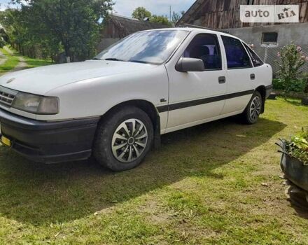 Опель Вектра 1989 в Стрые на Automoto.ua Белый Опель Вектра, объемом двигателя 1.6 л и пробегом 253 тыс. км за 1150 $, фото 4 на Automoto.ua