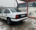 Білий Опель Вектра, об'ємом двигуна 2 л та пробігом 300 тис. км за 1300 $, фото 1 на Automoto.ua