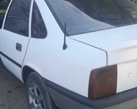 Белый Опель Вектра, объемом двигателя 0 л и пробегом 378 тыс. км за 2100 $, фото 2 на Automoto.ua