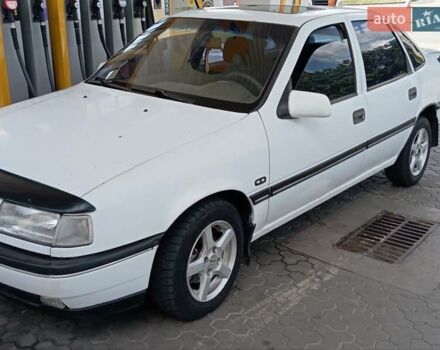 Белый Опель Вектра, объемом двигателя 2 л и пробегом 390 тыс. км за 1900 $, фото 27 на Automoto.ua