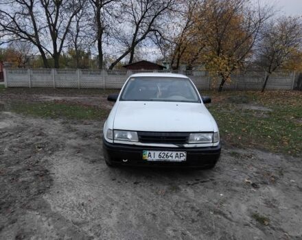 Білий Опель Вектра, об'ємом двигуна 2 л та пробігом 150 тис. км за 750 $, фото 3 на Automoto.ua