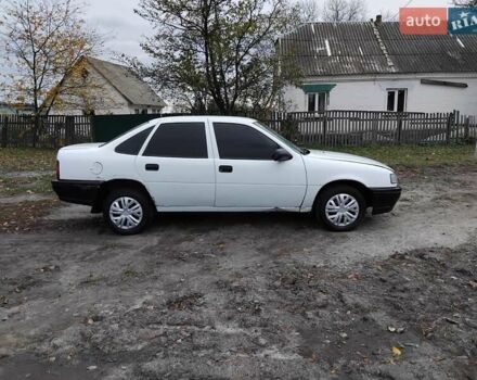 Белый Опель Вектра, объемом двигателя 2 л и пробегом 350 тыс. км за 720 $, фото 6 на Automoto.ua