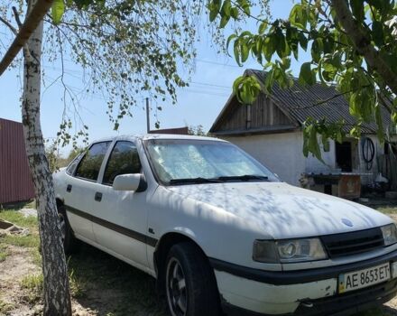 Белый Опель Вектра, объемом двигателя 1.4 л и пробегом 999 тыс. км за 1300 $, фото 2 на Automoto.ua