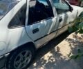 Белый Опель Вектра, объемом двигателя 1.8 л и пробегом 393 тыс. км за 1000 $, фото 2 на Automoto.ua