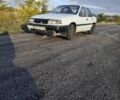 Белый Опель Вектра, объемом двигателя 1.7 л и пробегом 300 тыс. км за 1500 $, фото 1 на Automoto.ua