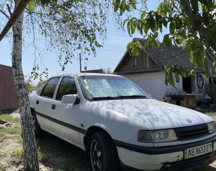 Белый Опель Вектра, объемом двигателя 1.4 л и пробегом 650 тыс. км за 1100 $, фото 2 на Automoto.ua