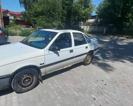 Белый Опель Вектра, объемом двигателя 0 л и пробегом 300 тыс. км за 700 $, фото 4 на Automoto.ua