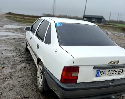 Белый Опель Вектра, объемом двигателя 2 л и пробегом 242 тыс. км за 2000 $, фото 4 на Automoto.ua