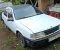 Белый Опель Вектра, объемом двигателя 1.6 л и пробегом 438 тыс. км за 461 $, фото 1 на Automoto.ua