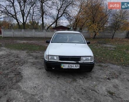 Белый Опель Вектра, объемом двигателя 2 л и пробегом 350 тыс. км за 720 $, фото 9 на Automoto.ua