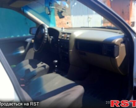 Білий Опель Вектра, об'ємом двигуна 1.6 л та пробігом 403 тис. км за 1800 $, фото 4 на Automoto.ua