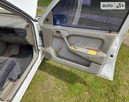 Опель Вектра 1989 в Стрые на Automoto.ua Белый Опель Вектра, объемом двигателя 1.6 л и пробегом 253 тыс. км за 1150 $, фото 9 на Automoto.ua
