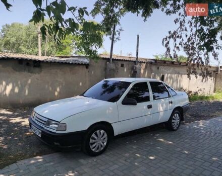 Білий Опель Вектра, об'ємом двигуна 1.6 л та пробігом 200 тис. км за 800 $, фото 4 на Automoto.ua