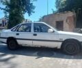 Белый Опель Вектра, объемом двигателя 0 л и пробегом 300 тыс. км за 700 $, фото 5 на Automoto.ua