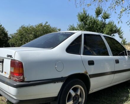 Белый Опель Вектра, объемом двигателя 1.4 л и пробегом 999 тыс. км за 1300 $, фото 6 на Automoto.ua