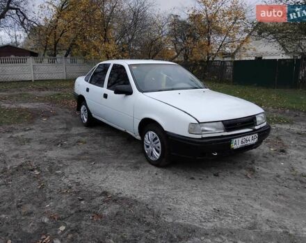 Белый Опель Вектра, объемом двигателя 2 л и пробегом 350 тыс. км за 720 $, фото 7 на Automoto.ua