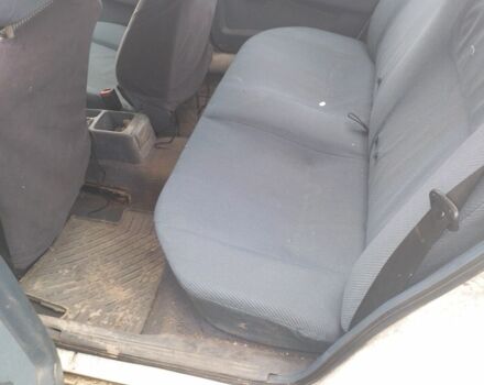 Білий Опель Вектра, об'ємом двигуна 1.6 л та пробігом 1000 тис. км за 1017 $, фото 5 на Automoto.ua