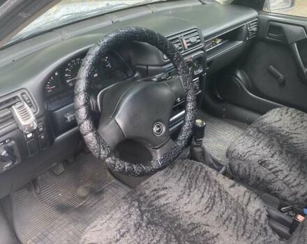 Опель Вектра 1990 в Ровно на Automoto.ua Белый Опель Вектра, объемом двигателя 2 л и пробегом 275 тыс. км за 1450 $, фото 2 на Automoto.ua