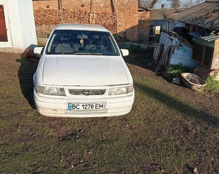 Белый Опель Вектра, объемом двигателя 1.6 л и пробегом 290 тыс. км за 1100 $, фото 8 на Automoto.ua