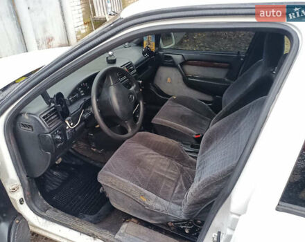 Белый Опель Вектра, объемом двигателя 2 л и пробегом 279 тыс. км за 1600 $, фото 4 на Automoto.ua