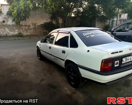 Белый Опель Вектра, объемом двигателя 2 л и пробегом 190 тыс. км за 1250 $, фото 4 на Automoto.ua