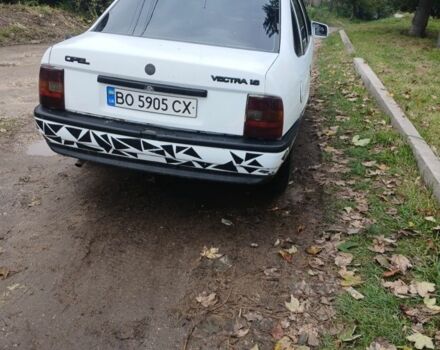 Белый Опель Вектра, объемом двигателя 1.6 л и пробегом 255 тыс. км за 700 $, фото 2 на Automoto.ua