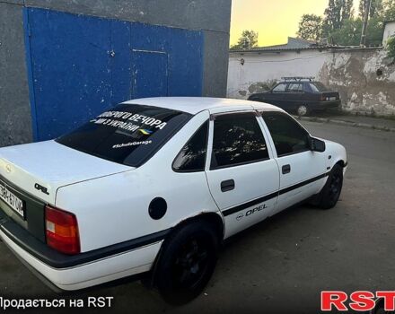 Белый Опель Вектра, объемом двигателя 2 л и пробегом 190 тыс. км за 1250 $, фото 3 на Automoto.ua