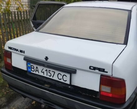 Белый Опель Вектра, объемом двигателя 1.6 л и пробегом 1000 тыс. км за 1300 $, фото 3 на Automoto.ua