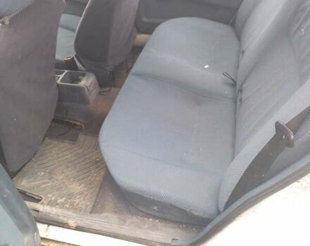 Білий Опель Вектра, об'ємом двигуна 1.6 л та пробігом 1000 тис. км за 1017 $, фото 4 на Automoto.ua