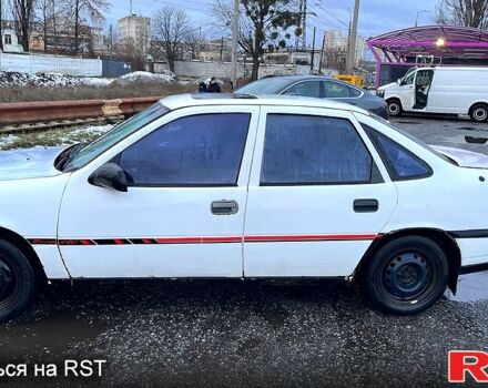 Білий Опель Вектра, об'ємом двигуна 1.6 л та пробігом 250 тис. км за 900 $, фото 5 на Automoto.ua