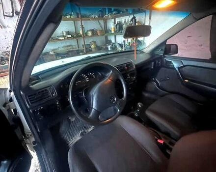 Белый Опель Вектра, объемом двигателя 1.6 л и пробегом 325 тыс. км за 1350 $, фото 1 на Automoto.ua