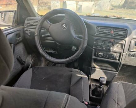 Белый Опель Вектра, объемом двигателя 1.7 л и пробегом 260 тыс. км за 900 $, фото 1 на Automoto.ua