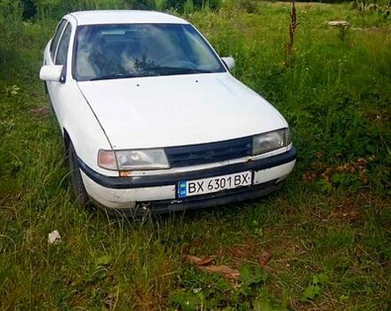 Белый Опель Вектра, объемом двигателя 1.6 л и пробегом 300 тыс. км за 1100 $, фото 3 на Automoto.ua
