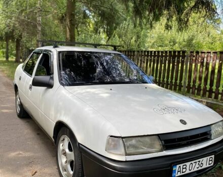 Білий Опель Вектра, об'ємом двигуна 1.6 л та пробігом 300 тис. км за 1250 $, фото 2 на Automoto.ua