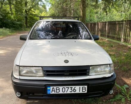 Білий Опель Вектра, об'ємом двигуна 1.6 л та пробігом 300 тис. км за 1250 $, фото 1 на Automoto.ua