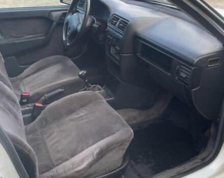 Білий Опель Вектра, об'ємом двигуна 0 л та пробігом 300 тис. км за 900 $, фото 4 на Automoto.ua