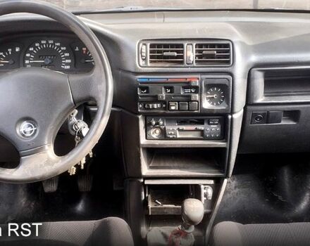 Опель Вектра 1991 в Николаеве на Automoto.ua Белый Опель Вектра, объемом двигателя 1.6 л и пробегом 200 тыс. км за 1300 $, фото 4 на Automoto.ua