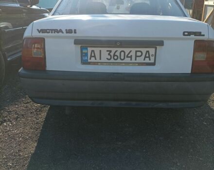 Білий Опель Вектра, об'ємом двигуна 1.8 л та пробігом 200 тис. км за 920 $, фото 3 на Automoto.ua