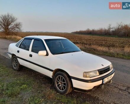 Белый Опель Вектра, объемом двигателя 2 л и пробегом 360 тыс. км за 1400 $, фото 4 на Automoto.ua